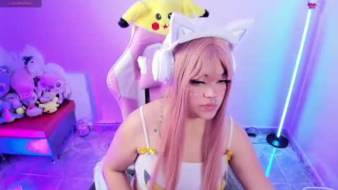 Snapshot of ahri_elderwood chatting on October 2025 04:33:01 AM Ahri help me get to 100 online show from October 2025 04:33:01 AM