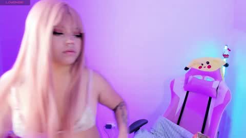 Snapshot of ahri_elderwood chatting on October 2025 04:32:02 AM Ahri help me get to 100 online show from October 2025 04:32:02 AM