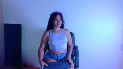 Snapshot of ahslyevans__ chatting on July 2026 07:49:02 PM AHSLY online show from July 2026 07:49:02 PM