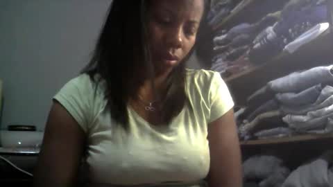 Aicha boobs online show from October 2025 02:09:02 AM