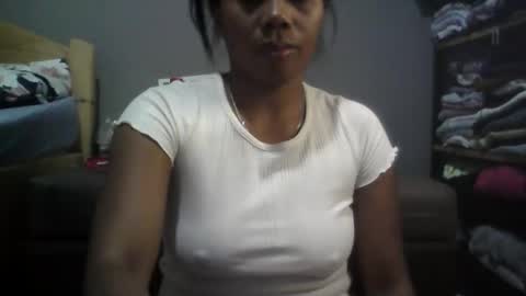 Aicha boobs online show from January 2026 06:02:02 PM