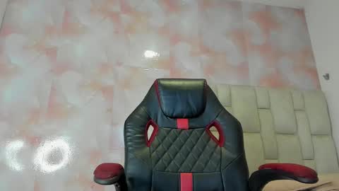 karoline  online show from March 2025 09:40:02 PM