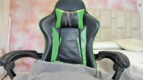 karoline  online show from April 2026 08:58:02 PM