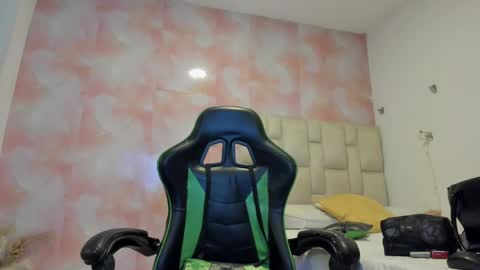 karoline  online show from May 2026 09:56:02 PM