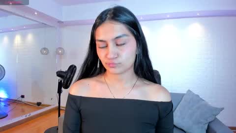 aidajoness online show from December 2025 01:05:02 PM