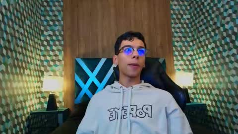 aiden_royce online show from October 2025 04:32:02 AM