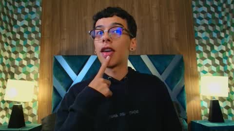 aiden_royce online show from October 2025 04:00:02 AM