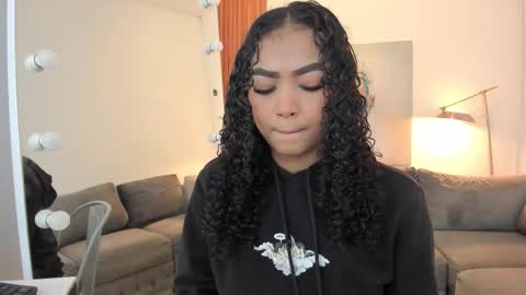 Alisson online show from October 2025 07:37:01 PM