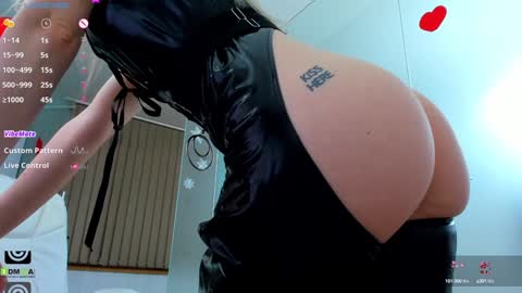 Allie  online show from December 2024 10:47:02 AM