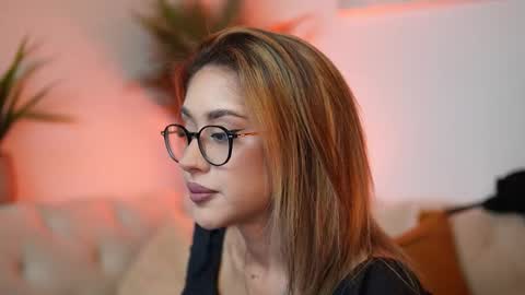  Aileen  online show from October 2025 06:39:02 PM