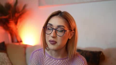  Aileen  online show from February 2026 09:22:01 PM