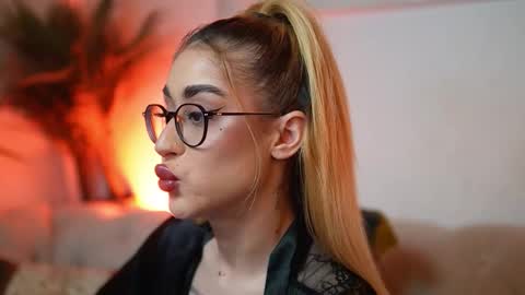  Aileen  online show from March 2026 10:16:02 PM