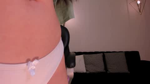 Snapshot of aileenvega chatting on December 2024 02:19:01 AM AILEEN VEGA online show from December 2024 02:19:01 AM