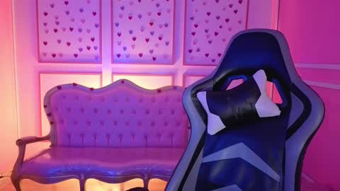 ailen online show from September 2025 03:00:02 AM