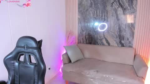 Ailyn online show from October 2025 07:28:01 AM