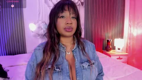 Ailyn Blaze online show from May 2026 09:33:02 PM