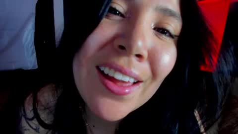 Snapshot of ailynred_ chatting on July 2026 05:05:01 AM Ailyn online show from July 2026 05:05:01 AM