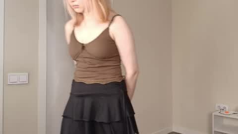 Snapshot of aimsimona chatting on June 2026 04:19:01 AM Simona online show from June 2026 04:19:01 AM