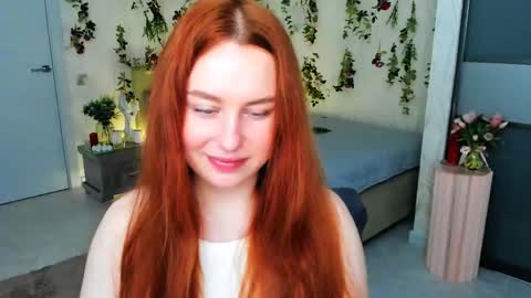 Snapshot of airysilhouette chatting on May 2026 07:30:01 PM Louise online show from May 2026 07:30:01 PM