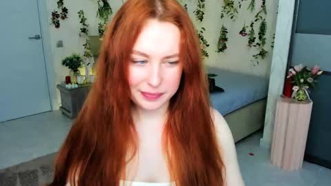 Snapshot of airysilhouette chatting on May 2026 04:09:02 AM Louise online show from May 2026 04:09:02 AM
