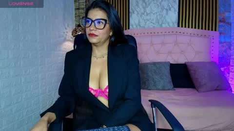 aisha__cambell online show from April 2026 12:52:02 PM