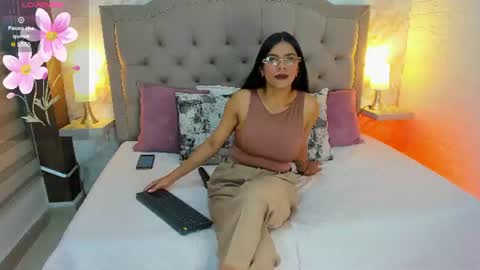 aisha__cambell online show from July 2026 10:43:02 AM