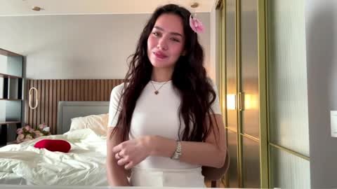 Snapshot of aisha_eilish chatting on April 2026 06:18:01 AM Aisha online show from April 2026 06:18:01 AM