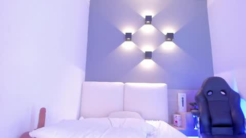 Aisha online show from December 2024 02:10:02 AM