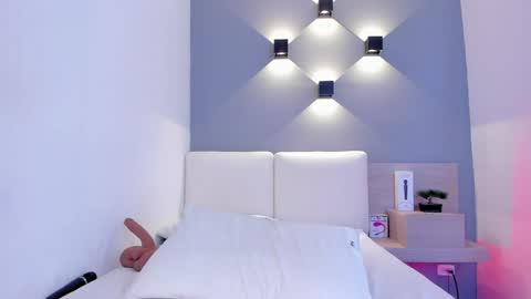 Aisha online show from February 2025 02:06:02 AM