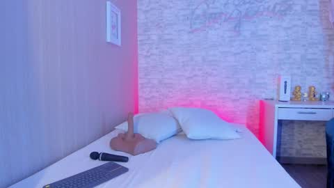 Aisha online show from February 2025 08:20:02 PM