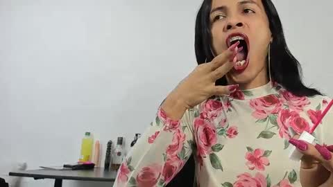 Aisha online show from September 2025 02:59:02 AM