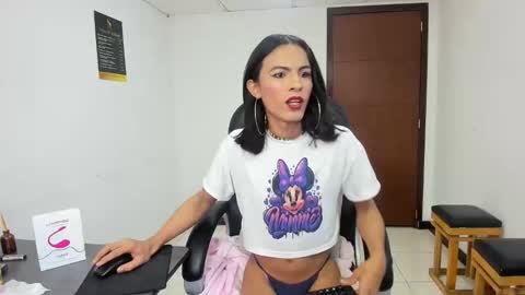 Snapshot of aisha_hotts777 chatting on February 2026 04:45:01 AM Aisha online show from February 2026 04:45:01 AM