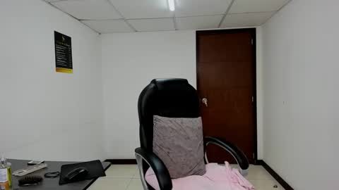 Snapshot of aisha_hotts777 chatting on March 2026 04:07:02 AM Aisha online show from March 2026 04:07:02 AM