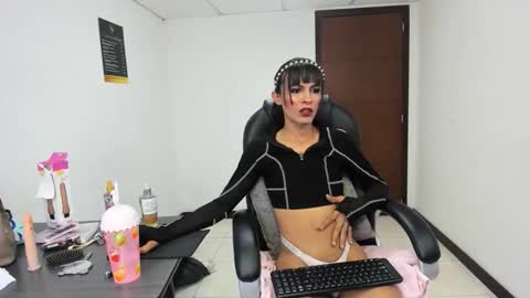 Snapshot of aisha_hotts777 chatting on April 2026 04:46:01 AM Aisha online show from April 2026 04:46:01 AM