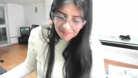 Snapshot of aisha_latina chatting on May 2026 03:31:02 PM Katie online show from May 2026 03:31:02 PM