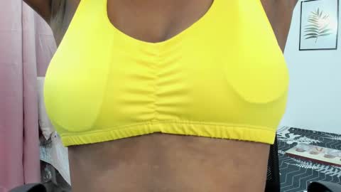 Aisha online show from February 2025 12:34:02 PM