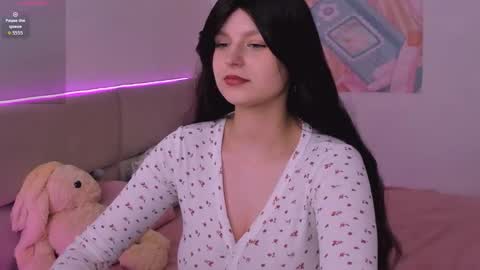 Aisha online show from November 2025 09:19:02 AM