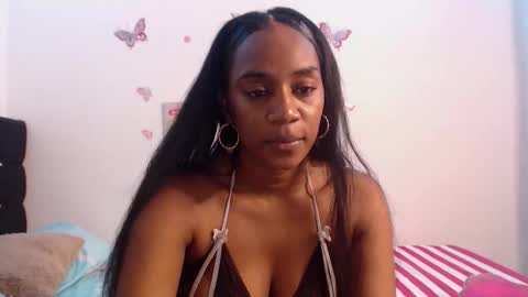 Aisha online show from November 2025 08:43:01 PM