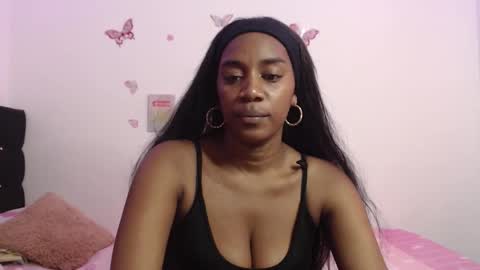 Aisha online show from November 2025 06:23:02 PM