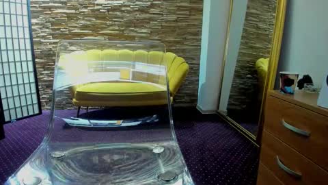 Aisha online show from November 2025 05:18:02 AM