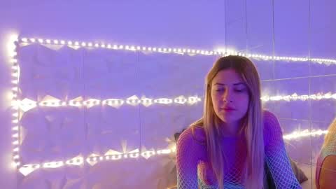 Aisha online show from September 2025 05:01:02 AM