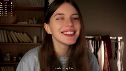 Snapshot of aislyfarran chatting on November 2025 01:17:02 AM Aliza online show from November 2025 01:17:02 AM