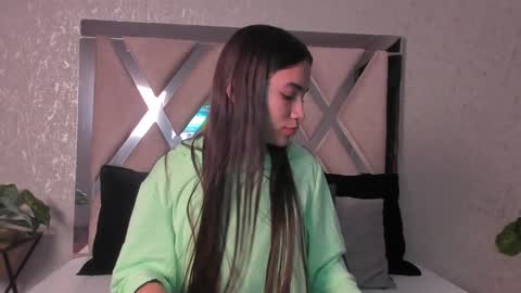 little aitana  online show from February 2025 12:28:01 PM