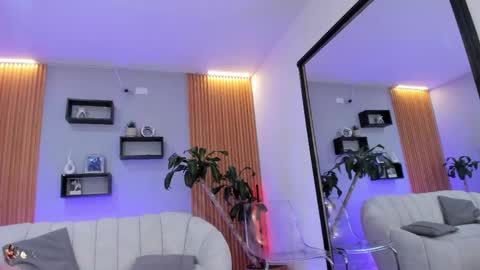 Aixa online show from May 2026 12:00:01 PM