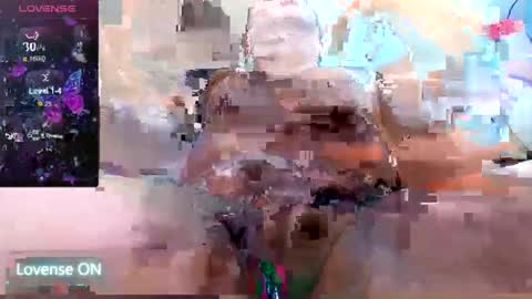 Snapshot of aizy_louise chatting on September 2025 10:15:01 AM hi im aizy online show from September 2025 10:15:01 AM