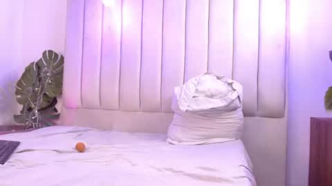 aji_golds online show from June 2026 05:43:02 PM