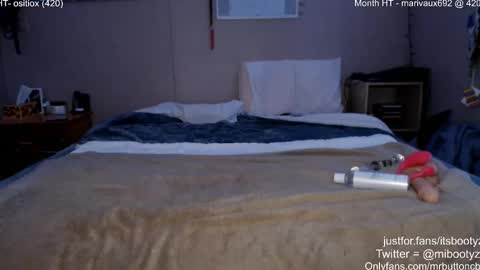 Snapshot of akabutt chatting on February 2025 02:39:02 AM Alec online show from February 2025 02:39:02 AM