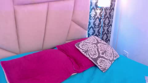 Snapshot of akane_uwu chatting on January 2025 03:23:01 PM A K A N E U W U online show from January 2025 03:23:01 PM