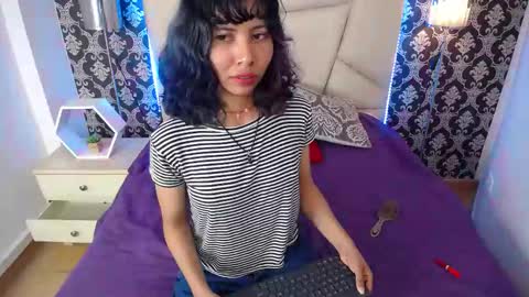 Snapshot of akane_uwu chatting on February 2025 01:05:01 AM A K A N E U W U online show from February 2025 01:05:01 AM