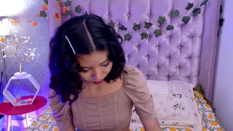 Snapshot of akane_uwu chatting on November 2025 03:35:01 PM A K A N E U W U online show from November 2025 03:35:01 PM